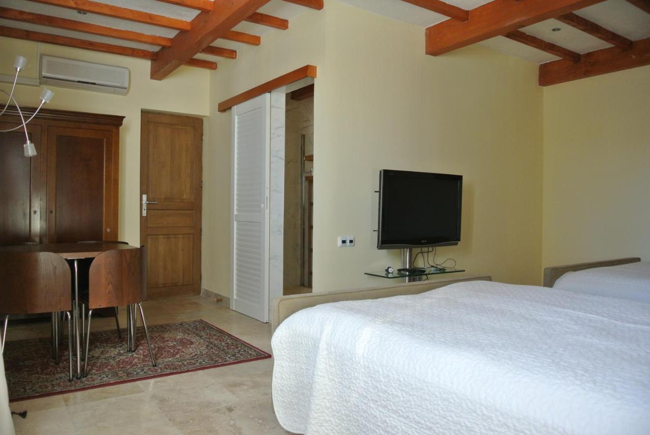 Grand Tamaris Hosting Bed & Breakfast Arles Eksteriør bilde